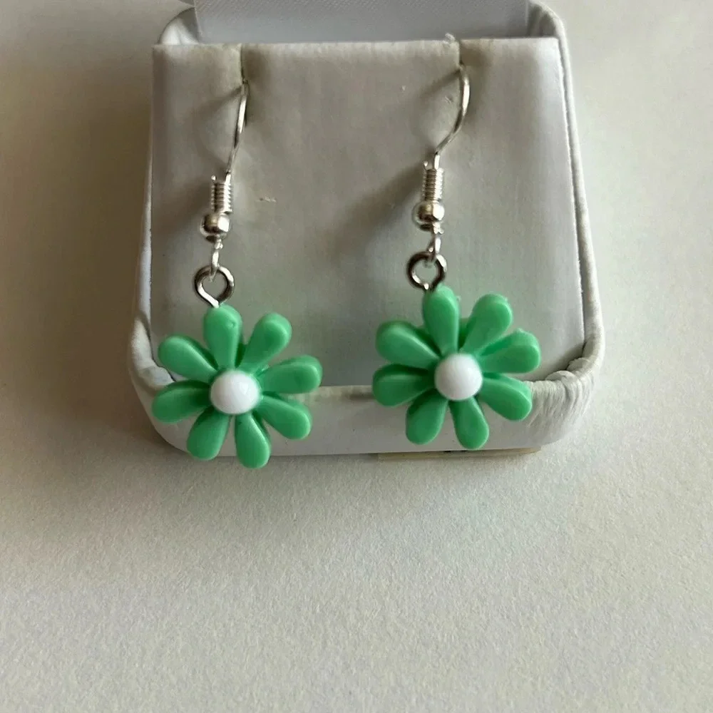 3/$20 Green and White Silver Plated Flower Floral Groovy Dangling Drop Earrings